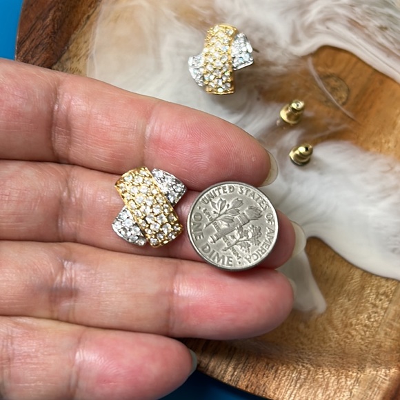 🖤14K gold post “X” design earrings - Picture 16 of 17